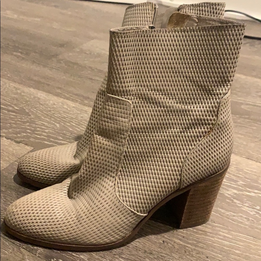 Ankle rise boots